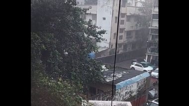 Mumbai Rains: मुंबई के कई इलाकों में फिर हो रही है झमाझम बारिश, देखें वीडियो