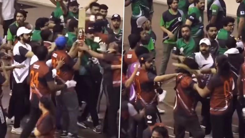 Watch: बाउंड्री को लेकर WWE में तब्दील हुआ क्रिकेट मैच, दोनों टीमों में हुई जमकर मारपीट; टूर्नामेंट रद्द