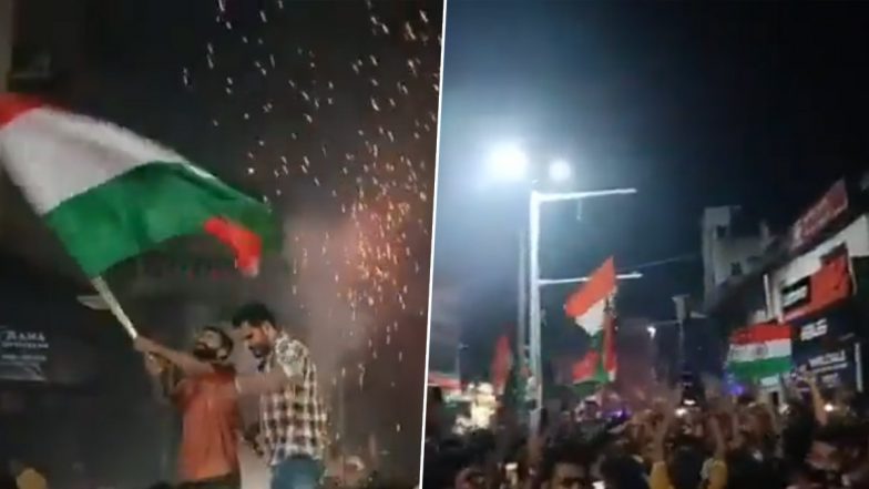 Jammu Fans Celebrating India's victory Against Pakistan Video: जम्मू में पाकिस्तान के खिलाफ भारत की जीत का जश्न मनाते हुए दिखे क्रिकेट प्रशंसक, फहराया तिरंगा, देखें वीडियो