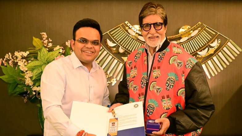 Amitabh Bachchan Gets ‘Golden Ticket’ Of World Cup 2023: अमिताभ बच्चन को मिला गोल्डन टिकट, बीसीसीआई सचिव जय शाह ने दिया उपहार, देखें ट्वीट