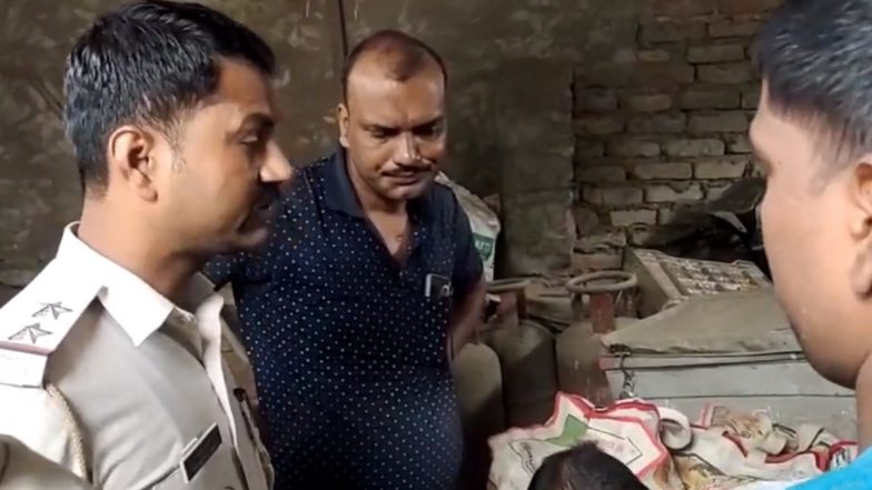 Bihar: मुजफ्फरपुर में दीवार में छेद कर पुलिस से चोरों ने जब्त शराब की बोतलें चुराई, देखें वीडियो