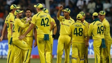 IND vs AUS 3rd ODI Live Score Update: टीम इंडिया का सातवां विकेट गिरा, कुलदीप यादव 2 रन बनाकर आउट