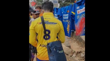 Fan In Sri Lanka Spotted Wearing CSK Jersey: श्रीलंका में फैन को एशिया कप मैच के दौरान CSK जर्सी पहने देखा गया, देखें वायरल वीडियो