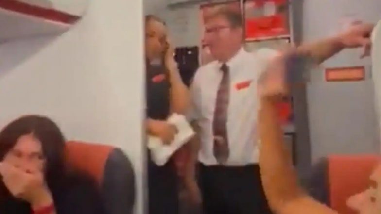 Couple Sex in Flight: फ्लाइट के बाथरूम में सेक्स करते पकड़ा गया कपल, कैमरे में कैद हुई घटना, वीडियो वायरल
