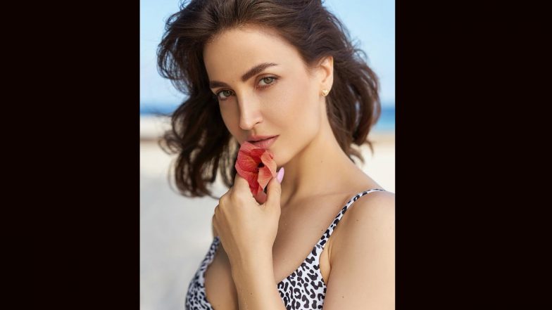 Elli Avram ने एनिमल प्रिंटेड ब्रालेट पहन गिराई बिजली, एक्ट्रेस की हॉट तस्वीर देख यूजर्स हुए घायल (View Pic)