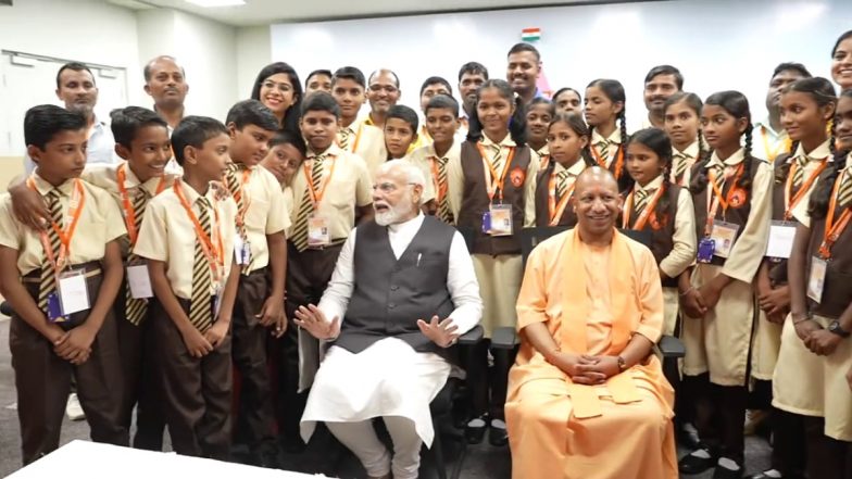 Ask PM Modi: काशी में बच्चों ने पीएम मोदी से पूछे 'सिलेबस से बाहर' के सवाल, प्रधानमंत्री भी रह गए हैरान, देखें वीडियो