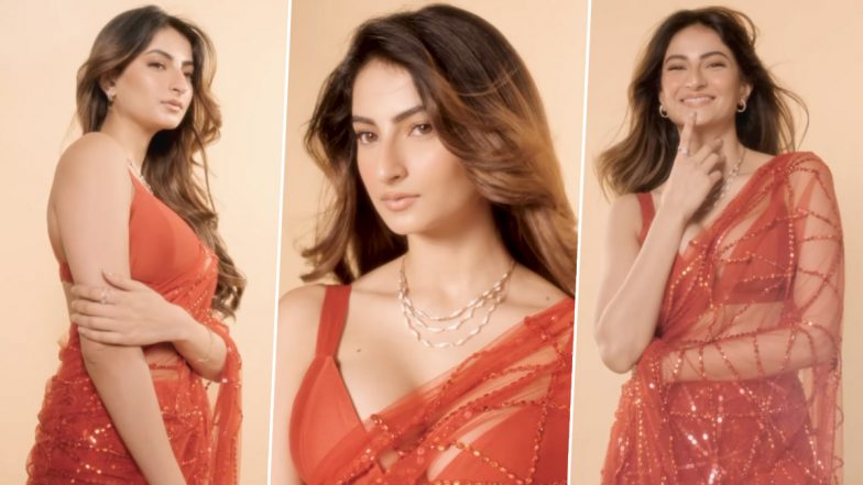 Palak Tiwari ने ट्रांसपेरेंट ऑरेंज साड़ी पहन बिखेरा जलवा, एक्ट्रेस की दिलकश अदाओं ने यूजर्स को बनाया दीवाना (Watch Video)
