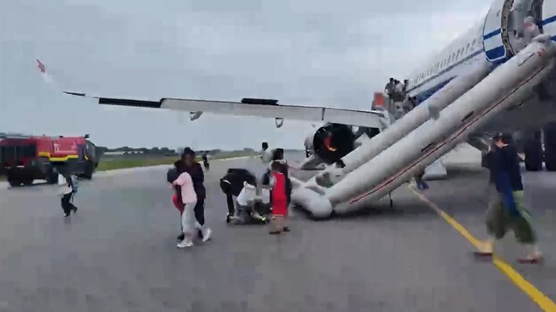 Plane Catches Fire Video: चाइना की फ्लाइट के इंजन में लगी आग, अफरा-तफरी के बीच सिंगापुर एयरपोर्ट पर विमान के इमरजेंसी लैंडिग के बाद पैसेंजर को उतारा गया