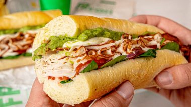 Subway's Mini Sandwich: पाकिस्तान में इतने बुरे हालात कि सबवे को छोटा करना पड़ा अपने सैंडविच का साइज