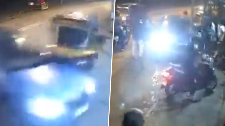 Mumbai Road Accident Video: गोरेगांव में बेकाबू कार ऑटोरिक्शा से टकराई, देखें खौफनाक वीडियो