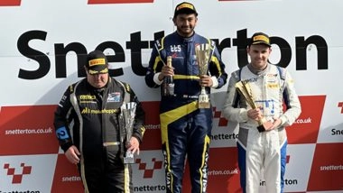 GT Cup Championship 300: इंग्लैंड में अपने पहले जीटी कार रेश में साई संजय की विजयी शुरुआत, फाइनल जीतकर अंतरराष्ट्रीय स्तर पर किया पदार्पण