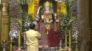 Navratri 2023 Day 3: नवरात्रि उत्सव के तीसरे दिन दिल्ली, मुंबई और सूरत के मंदिरों में हुई आरती, बड़ी संख्या में दिखी भक्तों की भीड़ (वीडियो देखें)