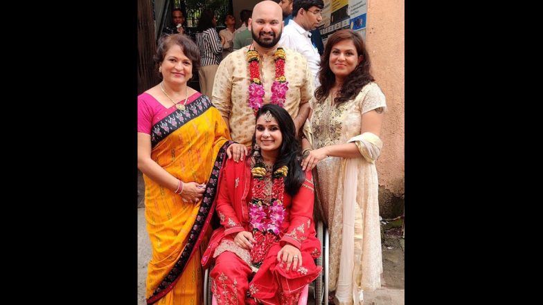 मुंबई के खार रजिस्ट्रार ऑफिस में महिला को दो मंजिल तक व्हीलचेयर पर ले जाया गया, देवेंद्र फड़नवीस ने कार्रवाई का दिया आश्वासन