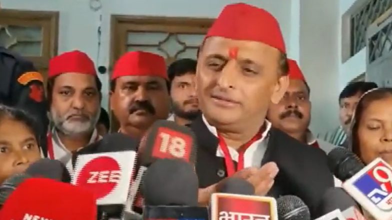 Akhilesh Yadav On BJP: अखिलेश यादव ने बीजेपी पर साधा निशान, कहा- सपा के कार्यकाल में लगा बिजली कारखाना, भाजपा अब तक पूरा नहीं कर पायी काम