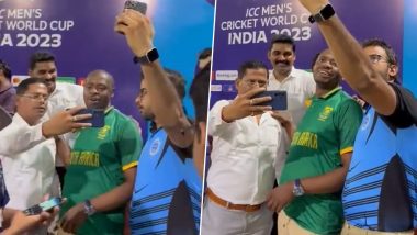 Selfie With Kagiso Rabada's Father Video: कगिसो रबाडा के पिता एमफो रबाडा के साथ फैंस ने ली सेल्फी, देखें वायरल वीडियो