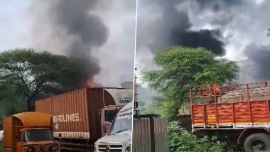 Pune's Two-Wheeler Service Station Fire Video: पुणे में दोपहिया सर्विस स्टेशन पर लगी भीषण आग, 25 मोटरसाइकिलें जलकर खाक