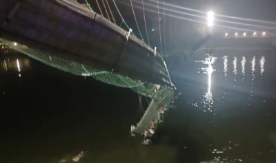 Morbi Bridge Accident Update: गुजरात HC को एसआईटी ने सौंपी 5,000 पन्नों की रिपोर्ट, प्राइवेट कंपनी को ठहराया जिम्मेदार, 135 लोगों की गई है जान