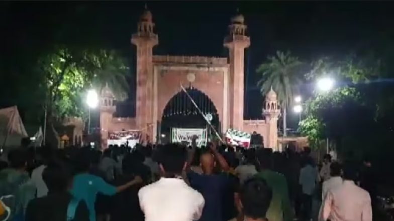 Aligarh University: यूपी में फिलिस्तीन का समर्थन करने वाले छात्रों के खिलाफ FIR दर्ज, भड़काऊ भाषण देने का आरोप
