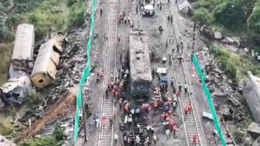 Andhra Pradesh Train Accident: आंध्र प्रदेश में ट्रेन हादसे के बाद दुर्घटना स्थल पर मरम्मत का काम पूरा, रूट से पहली ट्रेन गुजरी- देखें वीडियो