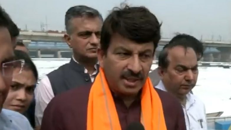 मनोज तिवारी ने CM केजरीवाल से की प्रदूषण से निपटने के लिए युद्ध स्तर पर कदम उठाने की मांग