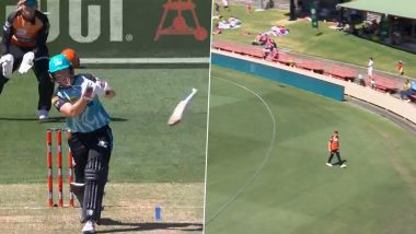 Grace Harris Hits Huge Six With Broken Bat: डब्ल्यूबीबीएल मैच में टूटे बल्ले से छक्का मार चमकी ग्रेस हैरिस, देखें कमाल के शॉट का वायरल वीडियो