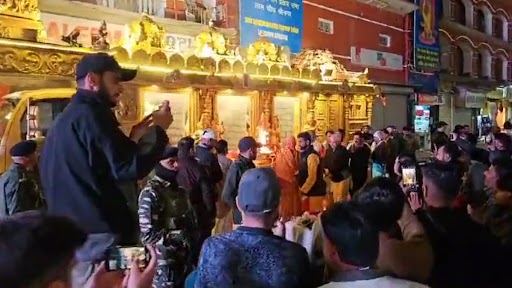 Hanuman Chalisa at Lal Chowk Video: श्रीनगर के लाल चौक पर भक्तों ने किया हनुमान चालीसा का पाठ, आरती करके लगाए ‘जय श्रीराम’ के नारे