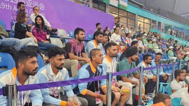 Indian Cricketers Attend Hockey Match: एशियन गेम्स में भारत बनाम पाकिस्तान हॉकी मैच देखने पहुचें भारतीय मेंस क्रिकेटर