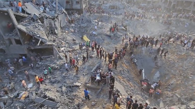 Israel-Hamas War: 'कब्रिस्तान' बना गाजा! इज़राइल के हवाई हमले में रिफ्यूजी कैंप में रहने वाले 50 लोग मारे गए, 150 से ज्यादा जख्मी, देखें वीडियो