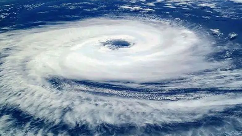 Cyclone Hamoon: 'तेज' हुआ खतरनाक, अब बंगाल और ओडिशा की ओर बढ़ रहा चक्रवात हामून, तटीय इलाकों में बारिश का अनुमान