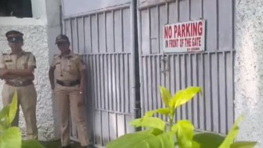 Mumbai Police Raids Teesta Setalvad's Residence: मुंबई पुलिस ने एक्टिविस्ट तीस्ता सीतलवाड़ के आवास पर की छापेमारी- देखें वीडियो
