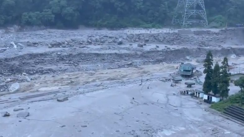 Sikkim Flash Flood: सेना के जवानों सहित लापता लोगों की तलाश जारी; अब तक 19 शव बरामद, Video में दिखी तबाही