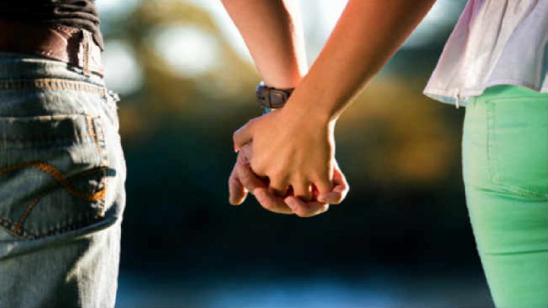 'आश्चर्य की बात है कि पिता पर निर्भर नाबालिग लड़का लिव-इन रिलेशन में रहना चाहता है', HC ने राहत देने से किया इनकार
