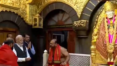 PM Modi in Shirdi: पीएम मोदी ने शिरडी के साईं बाबा मंदिर में की पूजा | Video