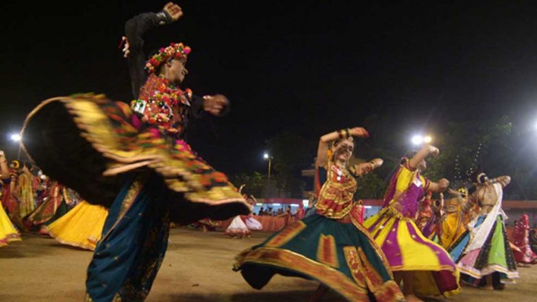 Death at Garba Event in Gujarat: सूरत में गरबा खेलते समय बेहोश हुआ शख्स, डॉक्टरों ने किआ मृत घोषित