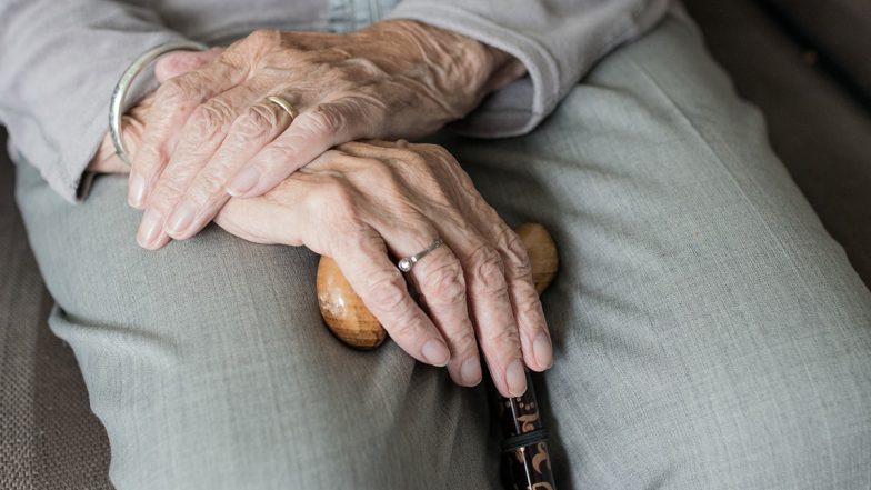 World Arthritis Day 2023: वृद्धावस्था में ही गठिया का खतरा क्यों बढ़ता है? जानें इसके लक्षण एवं कुछ आयुर्वेदिक उपचार!