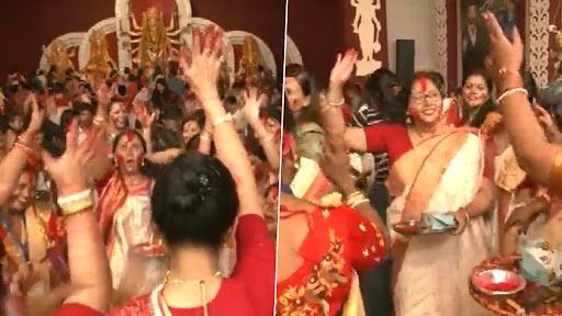 Vijayadashami 2023: दिल्ली के सी आर पार्क में विजयादशमी पर महिलाओं ने मनाया ‘सिंदूर खेला’ उत्सव, खुशी से झूमती आईं नजर (Watch Video)
