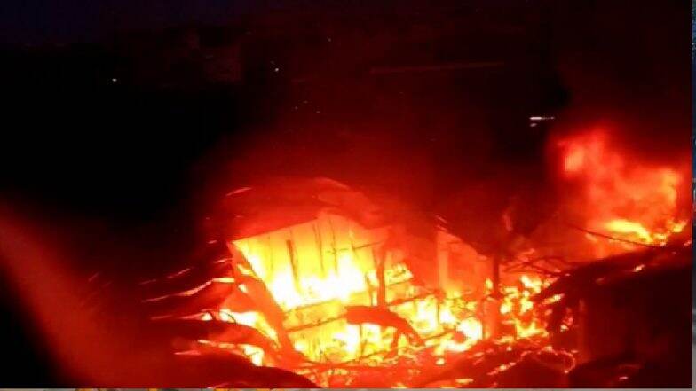 Pakistan: कराची के शॉपिंग मॉल में लगी भीषण आग, 3 लोगों की हुई मौत; रेस्क्यू ऑपरेशन जारी