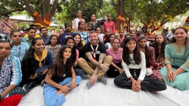 David Beckham Plays Cricket With Children: डेविड बेकहम ने गुजरात में बच्चों के साथ खेला क्रिकेट, सोशल मीडिया पर तस्वीर हुई वायरल