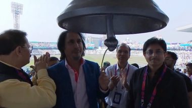 Eden Gardens Bell Ringing Ceremony: इंग्लैंड बनाम पाकिस्तान विश्व कप मैच से पहले पूर्व पीसीबी चेयरमैन रमिज़ राजा ने ईडन गार्डन्स की घंटी बजा दी हरी झंडी