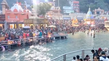 Kartik Purnima 2023: कार्तिक पूर्णिमा के अवसर पर श्रद्धालुओं ने उत्तराखंड के हरिद्वार में गंगा नदी में लगाई डुबकी, देखें वीडियो