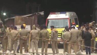 Uttarkashi Tunnel Rescue: सुरंग के अंदर ले जाया जा रहा है एम्बुलेंस, अब तक 55.3 मीटर तक डाला गया पाइप