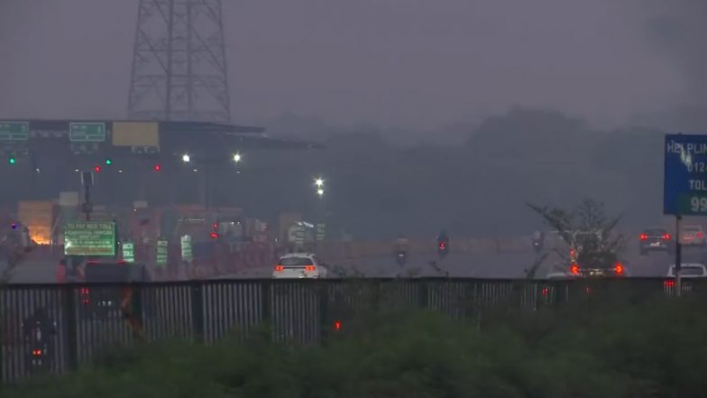 Delhi Air Quality: दिल्ली में वायु गुणवत्ता सूचकांक 'खराब' श्रेणी में बनी हुई है, देखें वीडियो