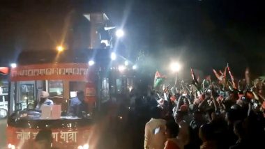 Akhilesh Yadav MP Road Show: मध्य प्रदेश चुनाव को लेकर छतरपुर में अखिलेश यादव का रोड शो, बड़ी संख्या में लोग शामिल, कुछ इस तरह हुआ स्वागत- VIDEO