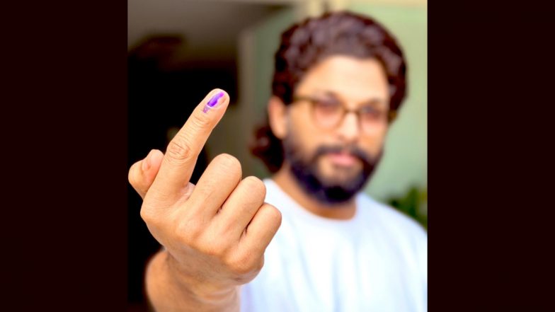 Telangana Assembly Election 2023: Allu Alrjun ने अपना वोट डालने के बाद लोगों से मतदान करने का किया आग्रह,सोशल मीडिया पर शेयर की तस्वीर (VIew Pic)