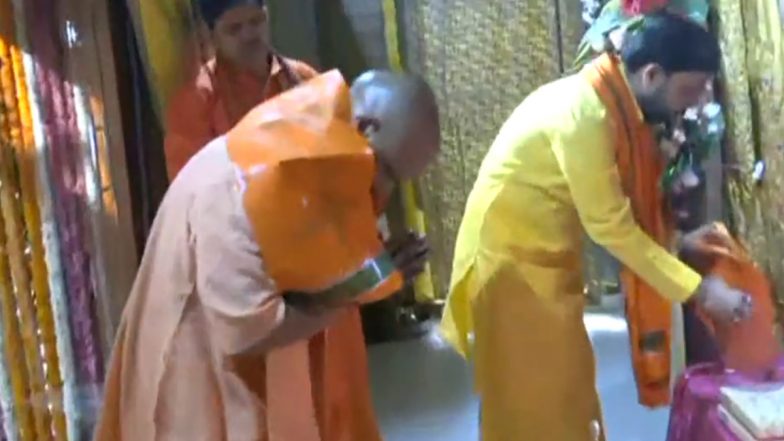 CM Yogi Offered Prayers in Ram Lalla Temple: यूपी के सीएम योगी पहुंचे अयोध्या, रामलला मंदिर में की पूजा-अर्चना- VIDEO