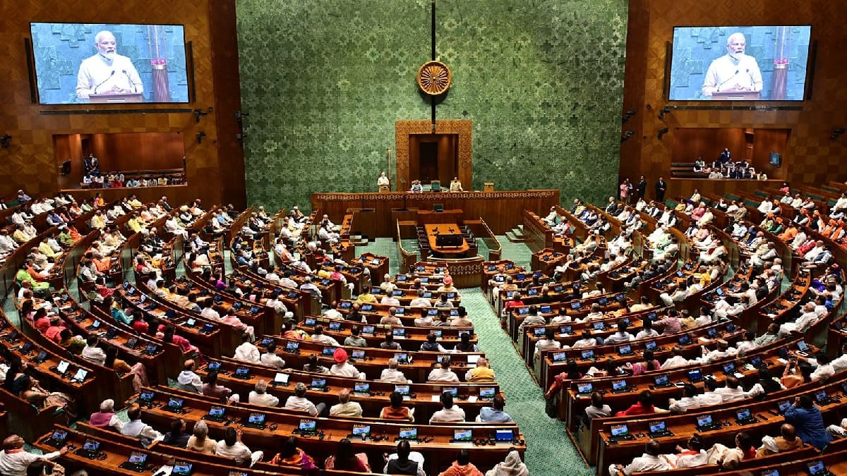 Parliament Security Breach: दिल्ली की अदालत ने महेश कुमावत की हिरासत 5 जनवरी तक बढ़ाई
