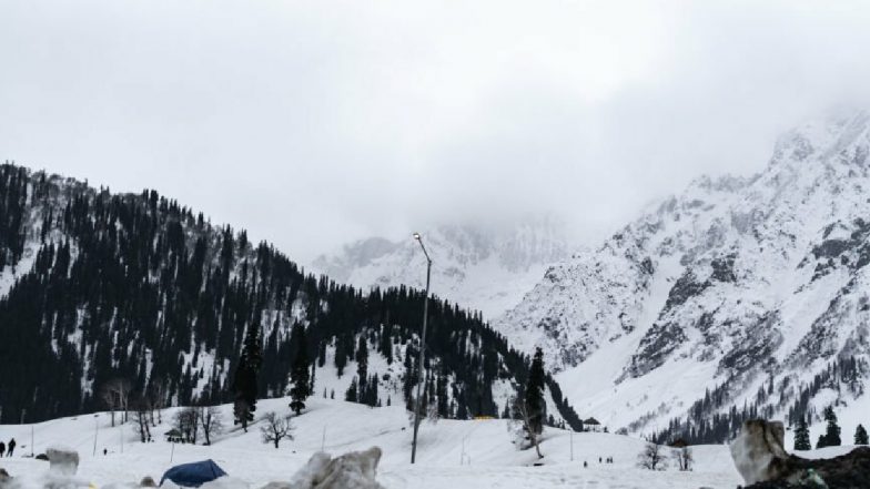 Jammu-Kashmir Snowfall: जम्मू-कश्मीर में बर्फबारी शुरू, सफेद चादर से ढका सोनमर्ग, देखें VIDEO