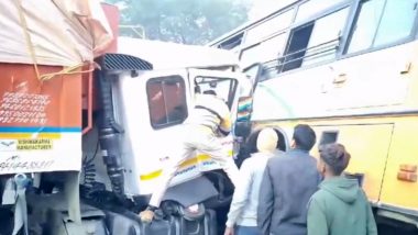UP Road Accident Video: बरेली में सुबह-सुबह ट्रक और यूपी रोडवेज की बस में टक्कर, कई लोग घायल