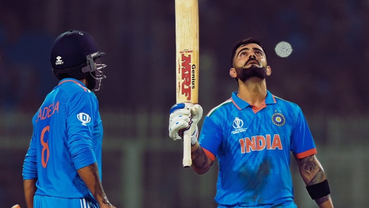 Virat Kohli Equals Sachin Tendulkar’s Record of Most ODI Centuries: बर्थडे पर विराट कोहली ने फैंस को दिया बड़ा तोहफा, सचिन तेंदुलकर के वनडे शतकों की बराबरी की