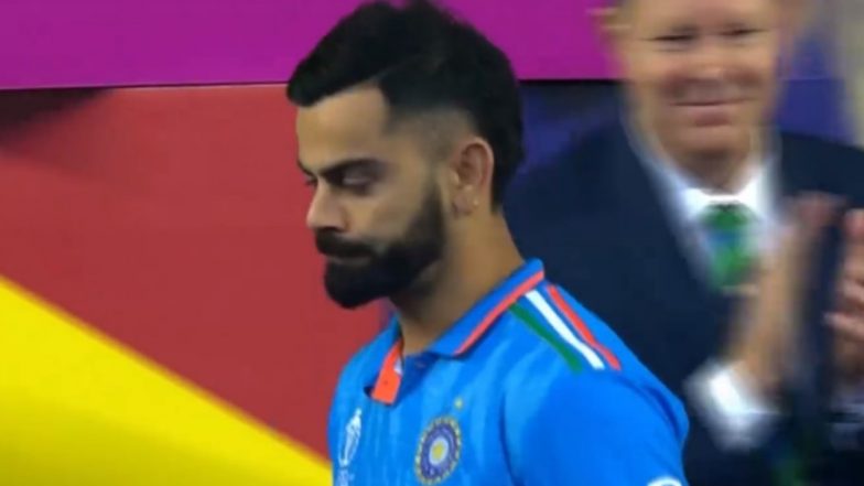 Virat Kohli Won Player Of The Tournament Award: विराट कोहली ने प्लेयर ऑफ द टूर्नामेंट का पुरस्कार जीता, चेहरे पर नजर नहीं आई खुशी
